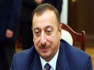 Aliyev'in görev süresi uzatıldı