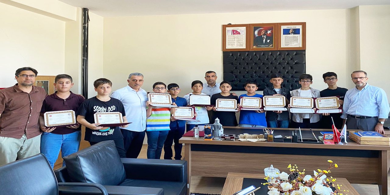 Malatya'da hafızlık eğitimini tamamlayan öğrenciler belgelerini aldı