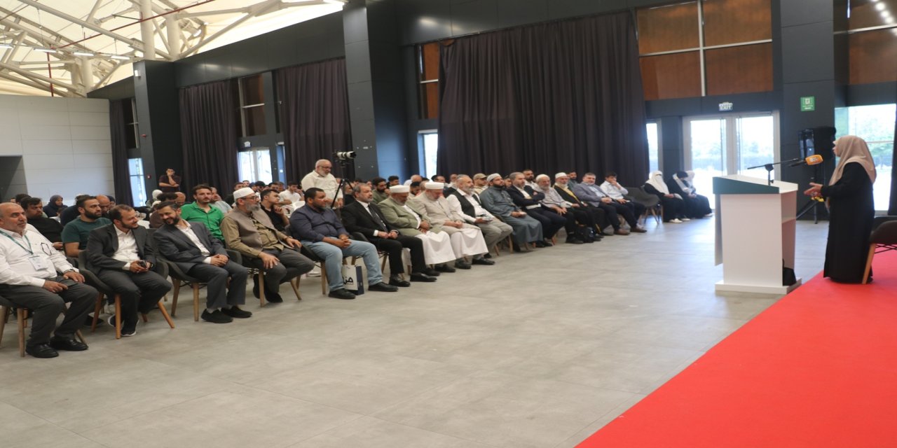 Filistin Alimler Birliği, Arapça Kitap Fuarı'nda şehitlerin kitaplarını tanıttı