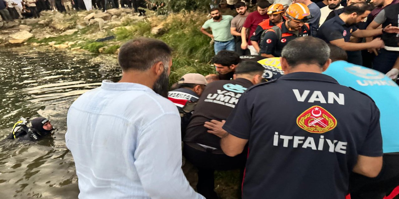 Van'da suya düşen oğlunu kurtarmak isteyen baba boğuldu