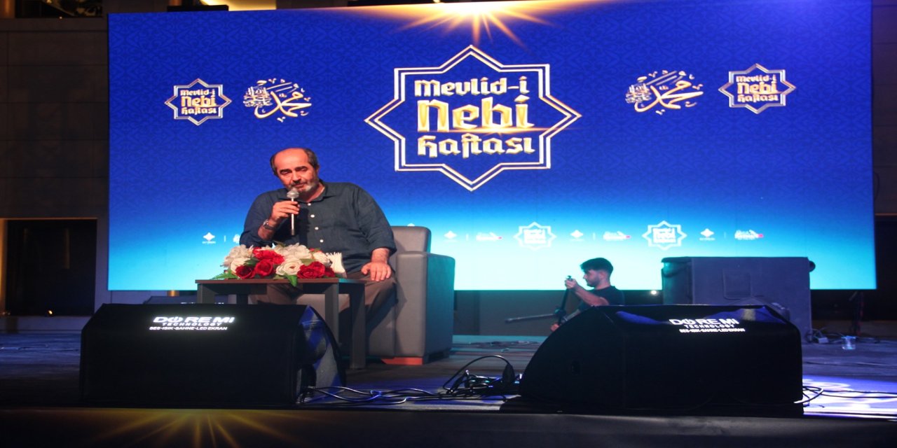 Yazar Demirbağ: Biz ona benzemek, sünnetine uymak için zorlanırız