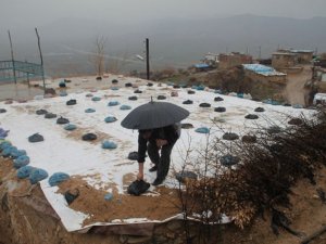 Evlerinin üzerlerine çökmesinden korkuyorlar