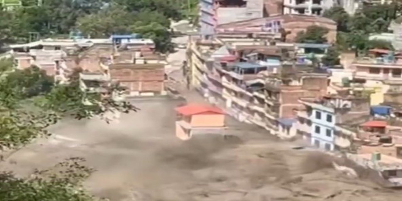 Nepal'de sel felaketinin ardından yaklaşık 2 bin kişi kayıp