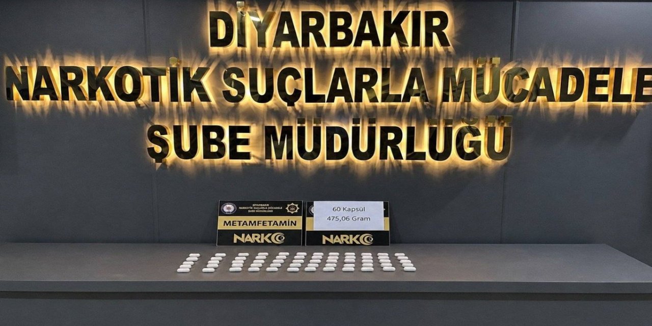 Midesinde 60 kapsül uyuşturucu çıktı: 4 tutuklama