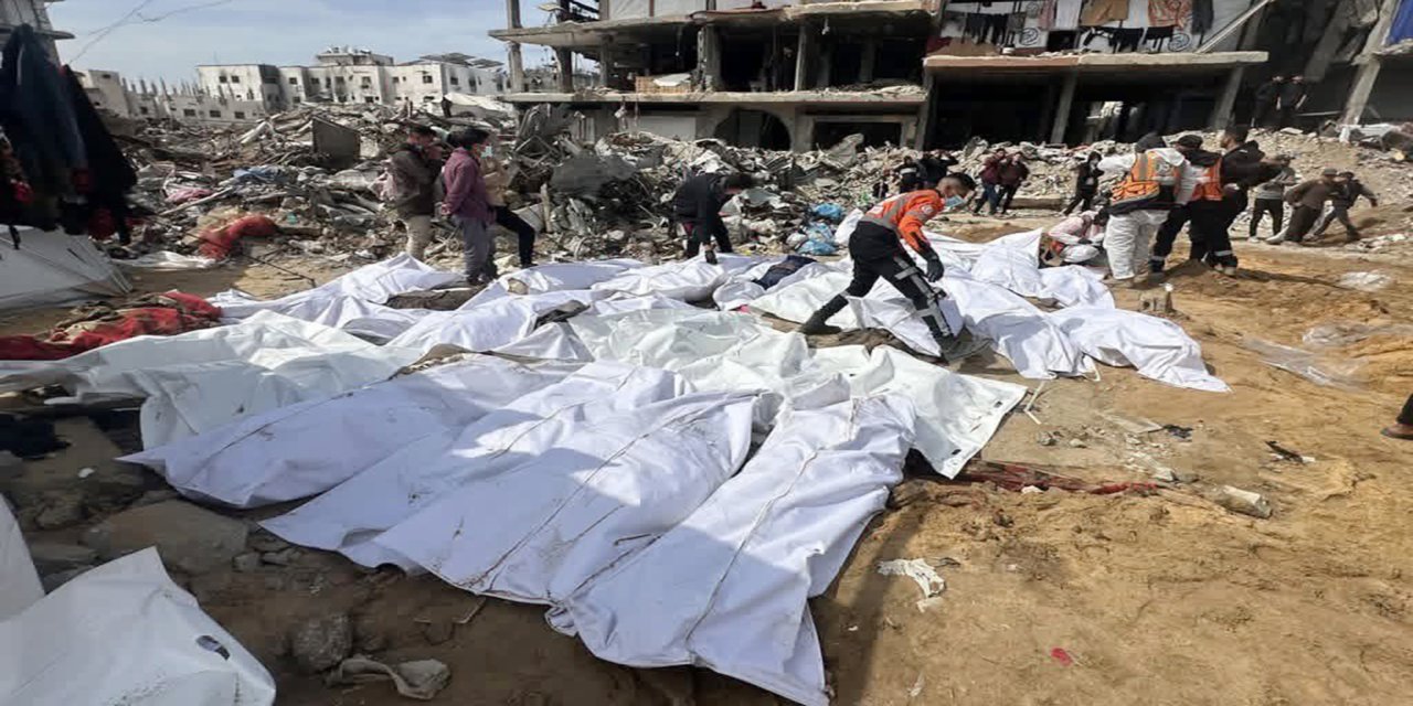 Gazze'de enkazdan 55 şehidin naaşı çıkarıldı