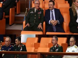 Jandarma Genel Komutanı ‘ayrı’ oturdu