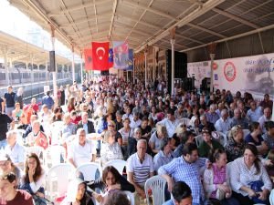 5 binden fazla Balkan Göçmeni Sirkeci Garı'nda Buluştu