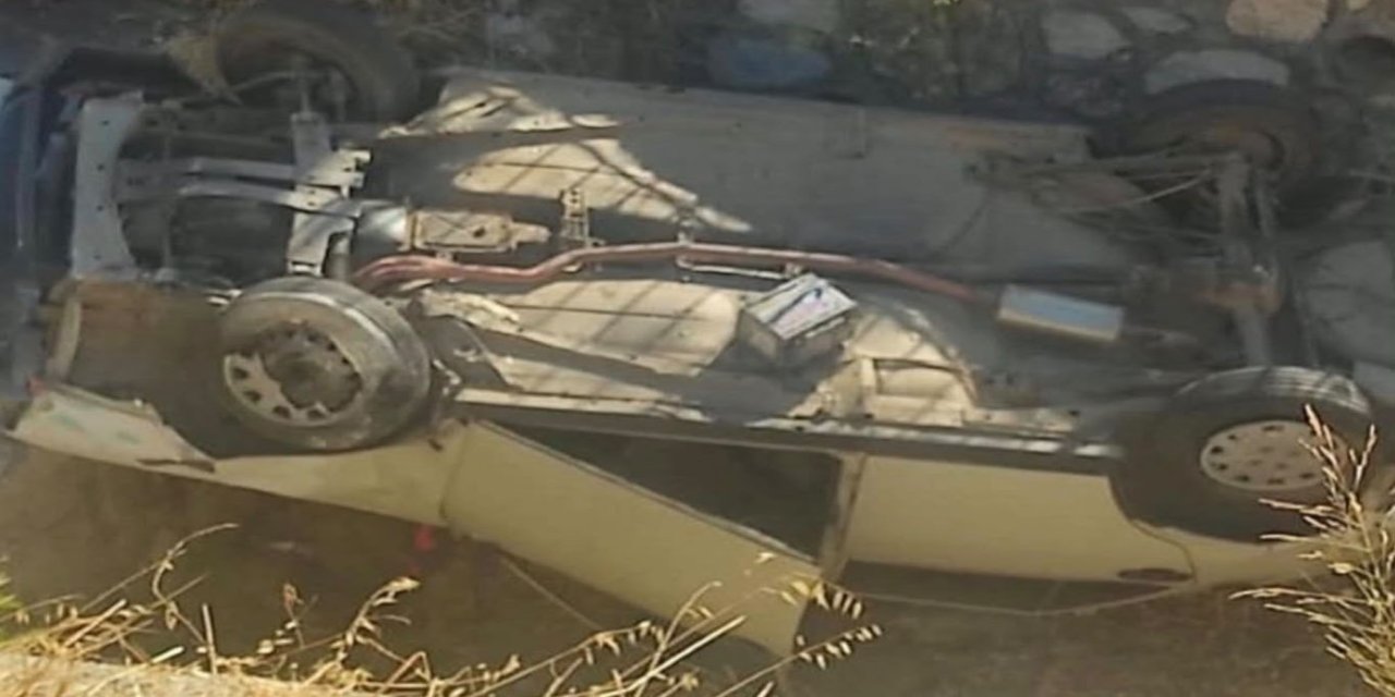 Bayındır’da çalınan otomobil dereye uçmuş halde bulundu