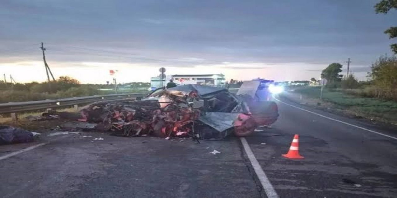 Rusya'da üç aracın karıştığı kazada 13 kişi hayatını kaybetti