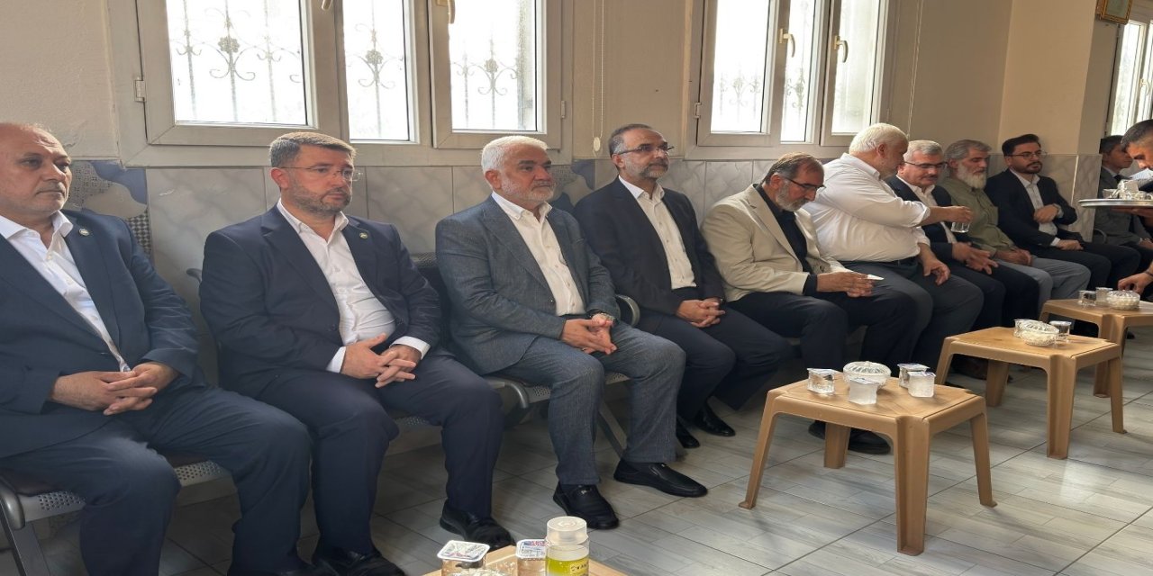 HÜDA PAR Genel Başkanı Yapıcıoğlu’ndan Özbay ailesine taziye ziyareti