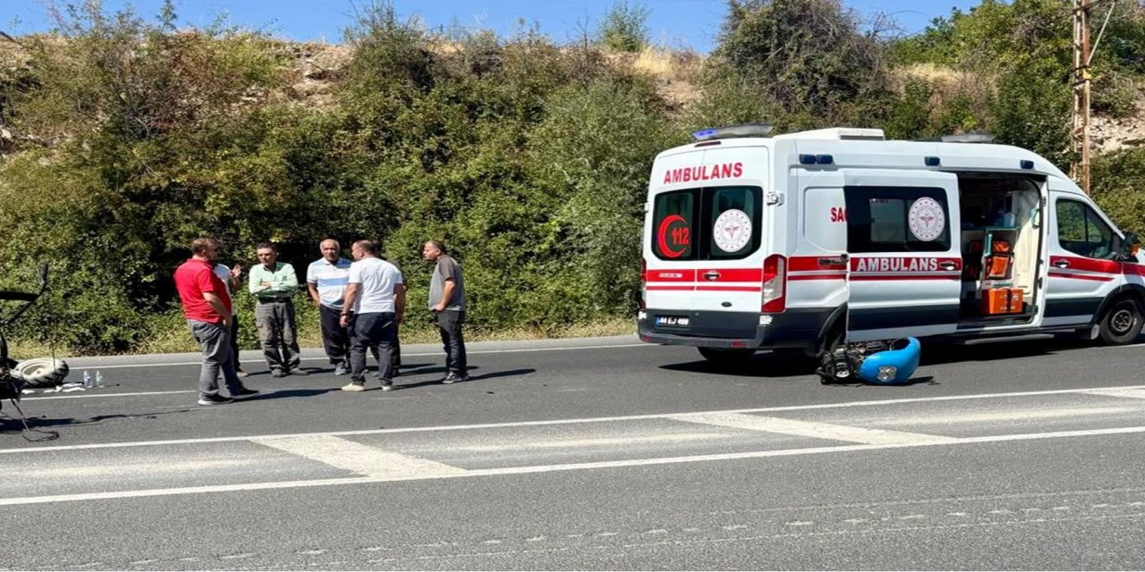 Malatya'da minibüs ile çapa motoru çarpıştı: Bir yaralı