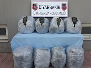 Diyarbakır’da, 100 kilo esrar ele geçirildi