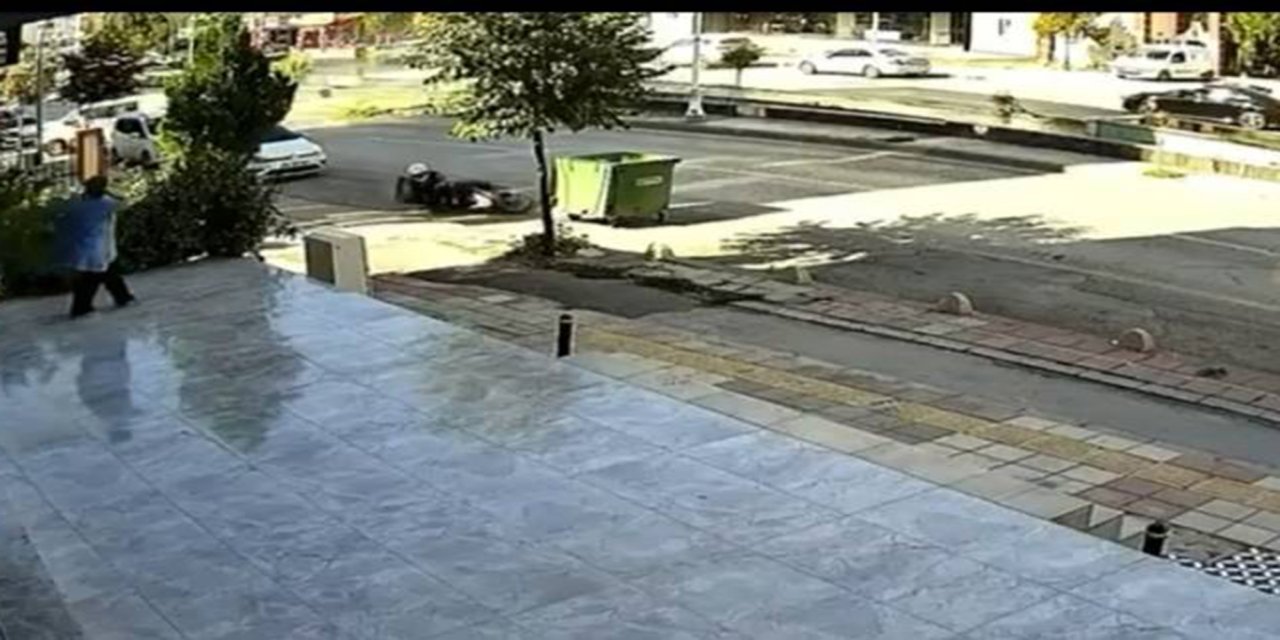 Malatya'da minibüs karşı şeride geçip motosiklete çarptı