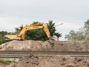 Göçmen duvarı krize yol açtı