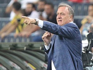 Advocaat, Pereira'nın gerisinde kaldı