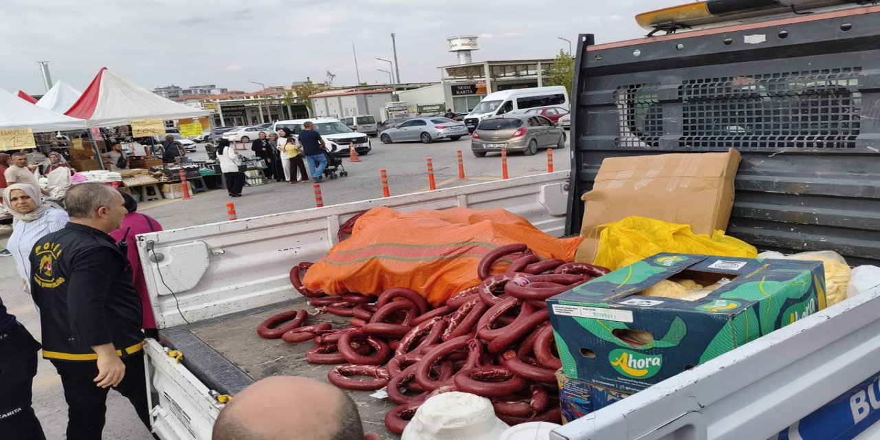 Malatya'da yöresel ürünler fuarında 230 kilo sucuk ve 150 kilo peynir ele geçirildi