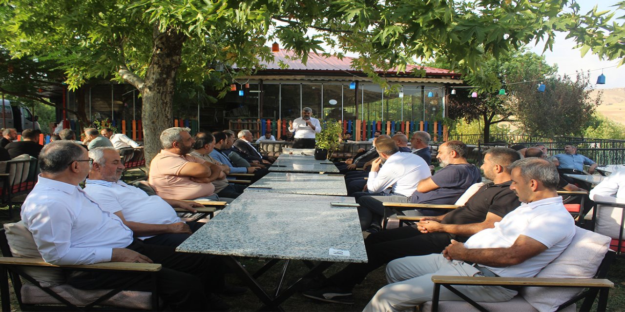 HÜDA PAR Milletvekili Faruk Dinç Elazığ’da vatandaş ve çiftçilerin sorunlarını dinledi