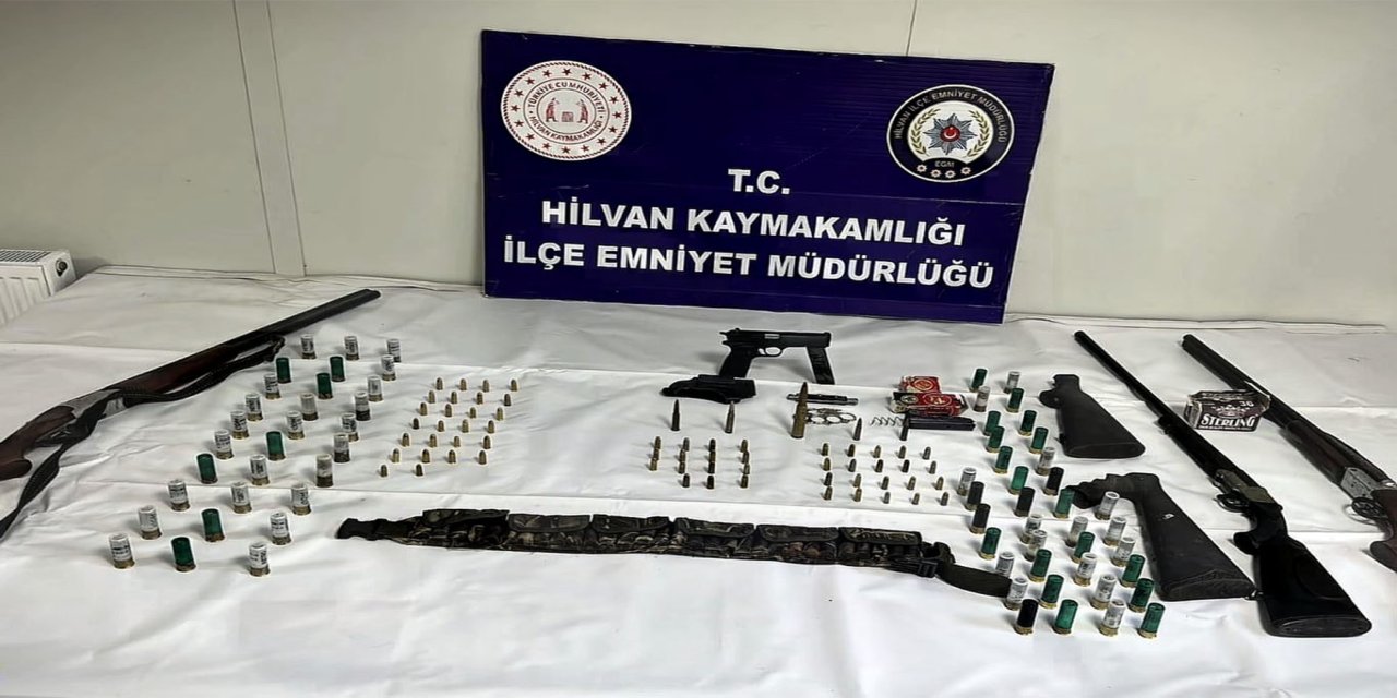 Şanlıurfa'da eş zamanlı operasyonda 57 silah ele geçirildi