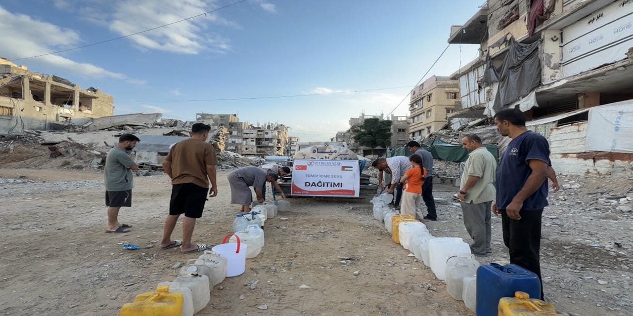 Yetimler Vakfı Gazzeli Mazlumlara içme suyu ulaştırıyor