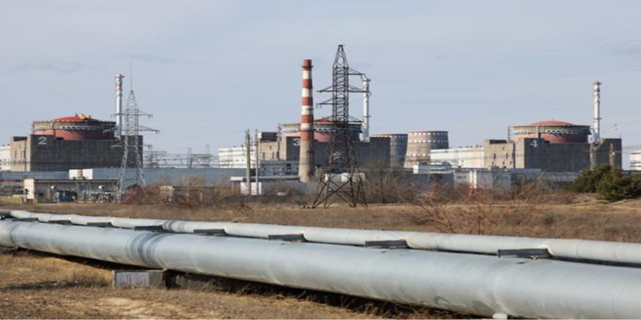 Ukrayna Zaporijya Nükleer Santrali'ne saldırdı: Bir ölü