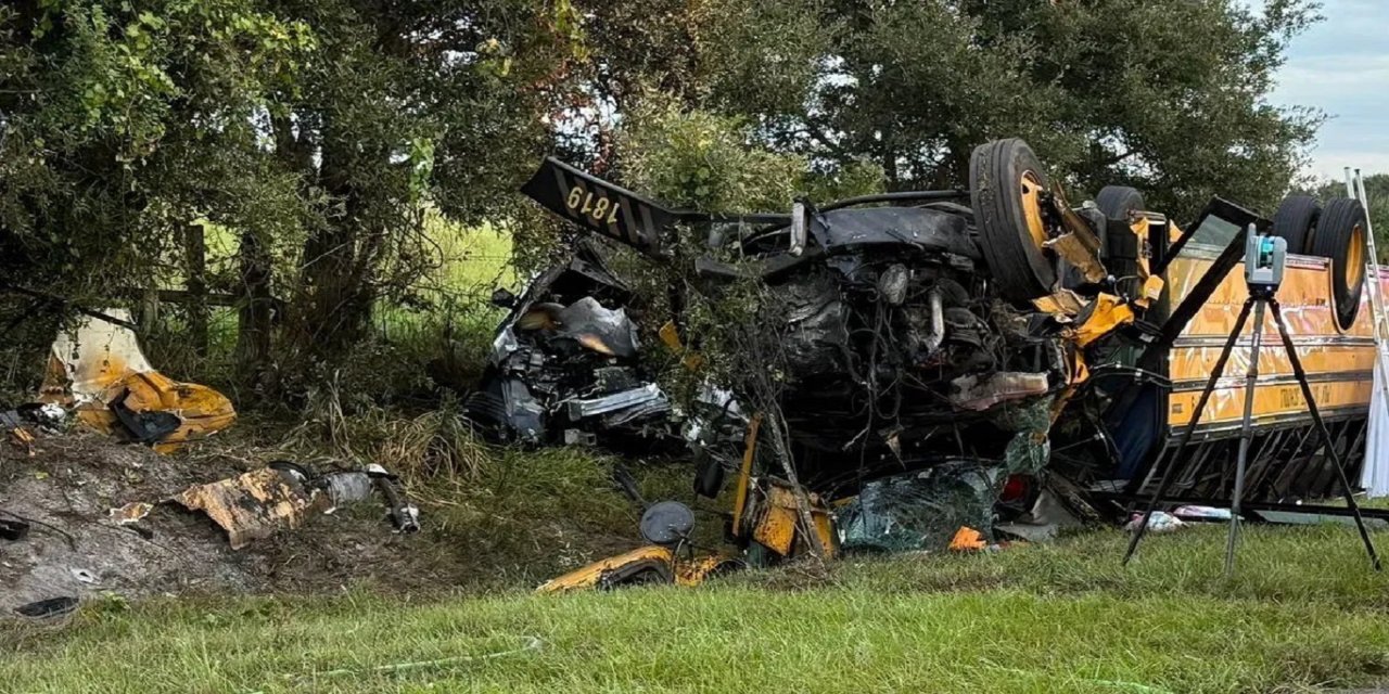 Florida'da okul servisi kazası: 1’i öğrenci 2 ölü, 26 yaralı