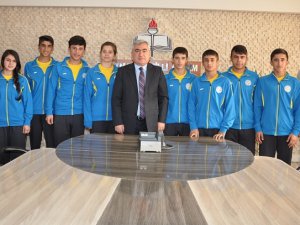 Aslan, Spor Lisesi’nin başarılı öğrencilerini konuk etti