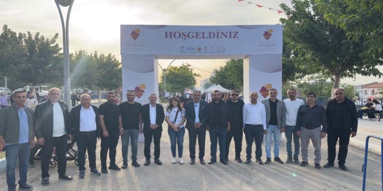 Bayram Demirhan, Gercüş 5. Bağ Bozumu ve Gastronomi Festivali’ni ziyaret etti