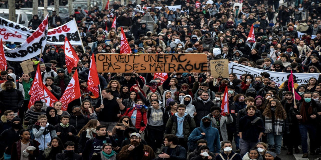 Fransa’da liselilerin eylemleri atılan adımlara rağmen sürüyor