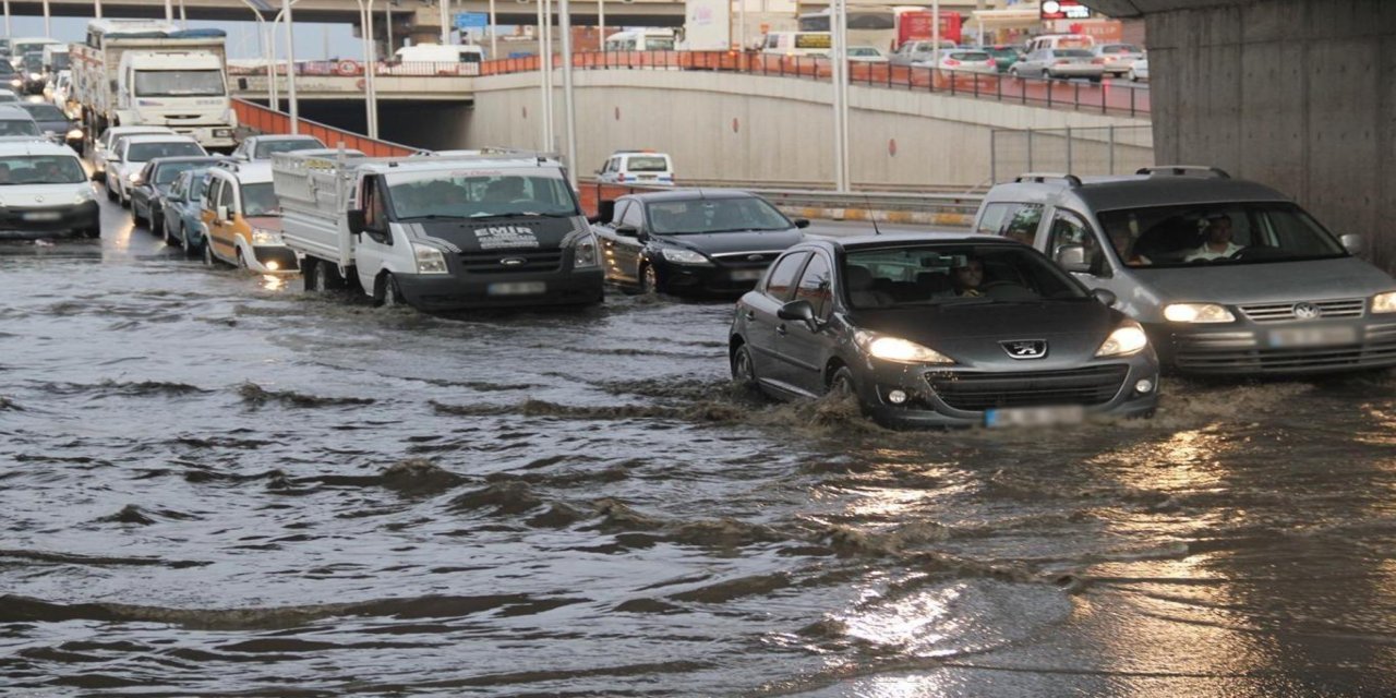 Meteoroloji'den yağış alarmı: Zonguldak turuncu, 13 il sarı kodla uyarıldı