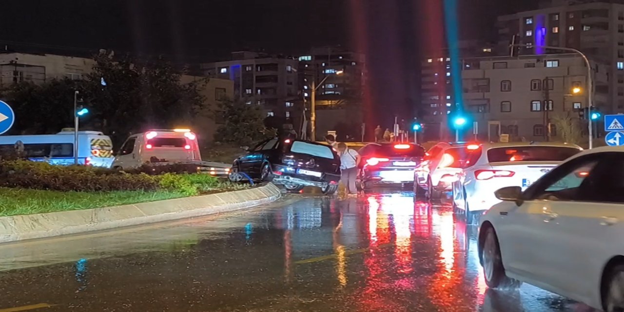 Mersin'de sağanak kazaya neden oldu