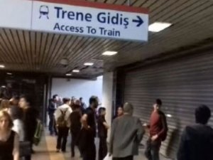 Sahipsiz çanta metro istasyonunu felç etti