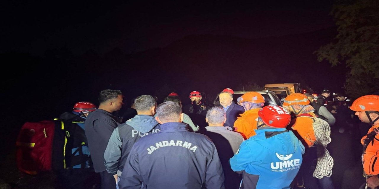Isparta'da kanyonda mahsur kalan 10 kişi kurtarıldı