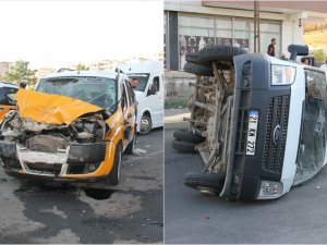 Diyarbakır’da minibüs ile ticari taksi çarpıştı: 4 Yaralı