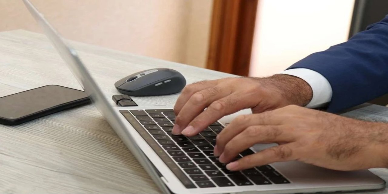 Uzun süre telefon ve mouse kullanımı, sinir sıkışmalarına neden olabiliyor