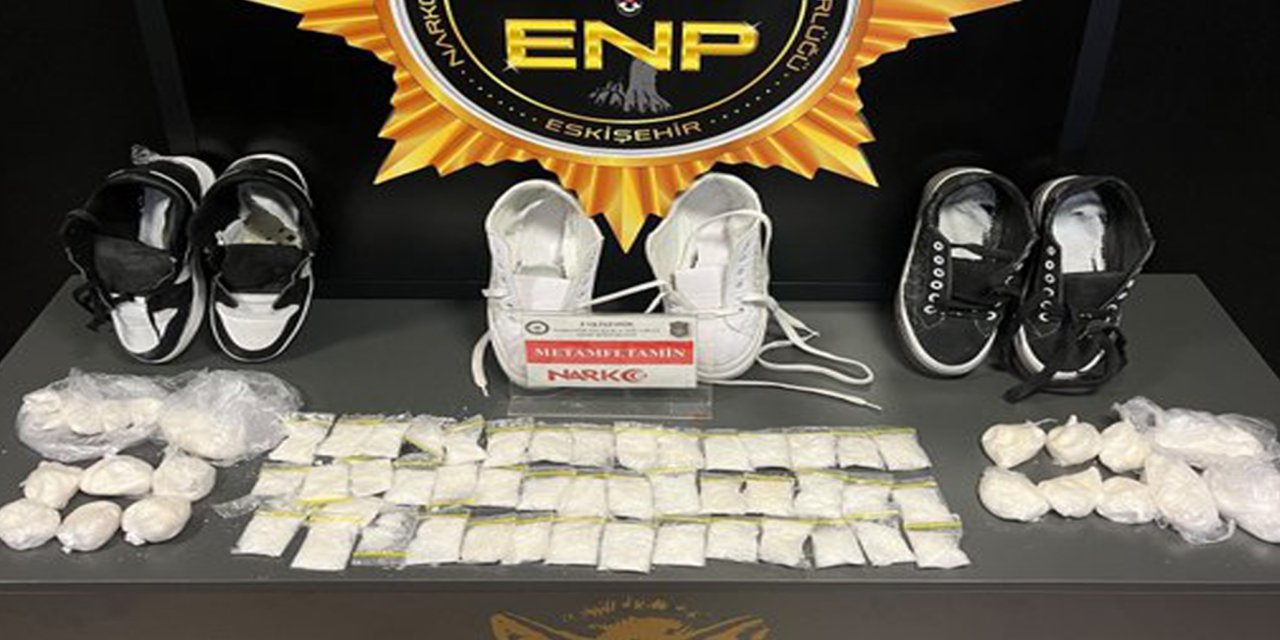 Eskişehir’de ayakkabıya zulalanmış 1 kilo 120 gram metamfetamin ele geçirildi