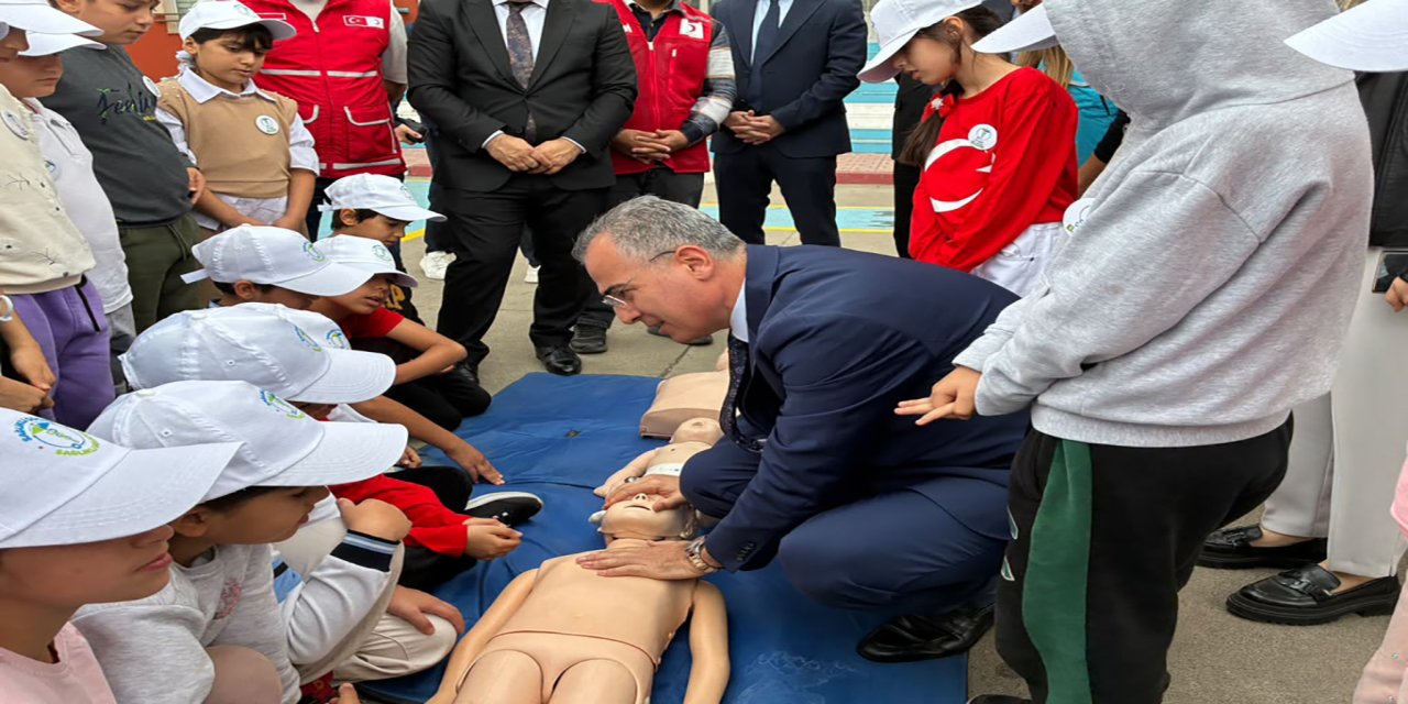 Diyarbakır’da öğrenciler sağlık konularında bilgilendirildi