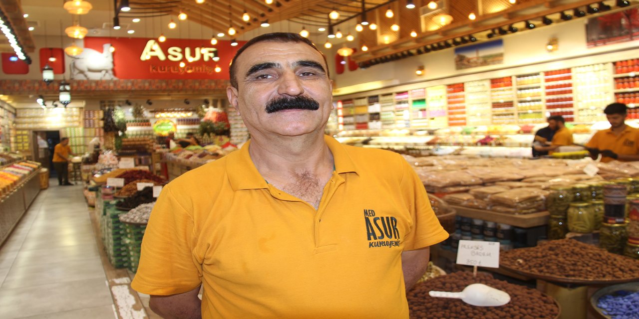 10 yıldır ailesiyle ev yapımı turşu hazırlıyor