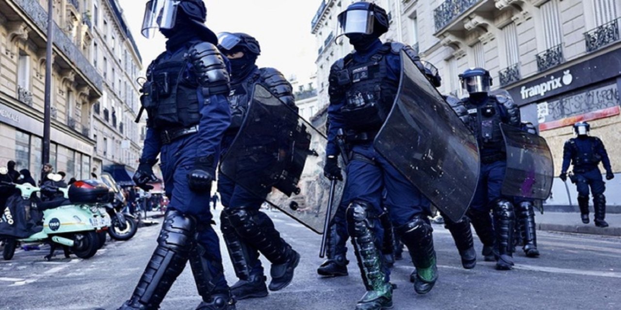 Paris'te 2 Kasım'a kadar sokağa çıkma kısıtlaması uygulanacak