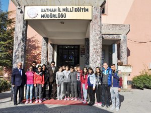 Yıldız kızlar voleybol takımı bölge müsabakalarına gitti