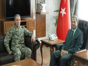 Genelkurmay Başkanı Akar Van’da
