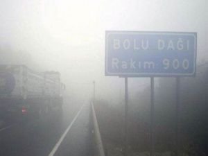 Bolu Dağı'nda sis ve sağanak