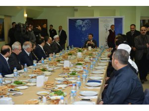 Diyarbakır Valisi Aksoy, STK'lar ile kahvaltıda buluştu