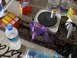 Uyuşturucu imal edilen eve baskın