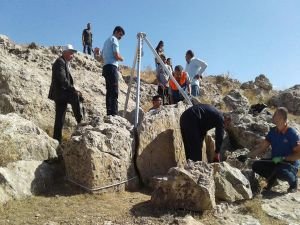 Mardin'de bir kişi doğal su kuyusuna düştü