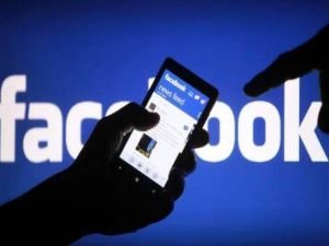 Facebook'ta gördüğü telefonu sipariş eden genç dolandırıldı