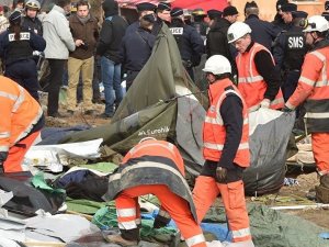 'Vahşi Orman' olarak adlandırılan sığınmacı kampı yıkımına başlandı