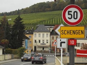 Schengen vizesi için sınır kontrolleri 3 ay daha yürürlükte