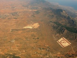 Kıbrıs’ta Türklerle Rumlar arasına bu kez de saat farkı girdi