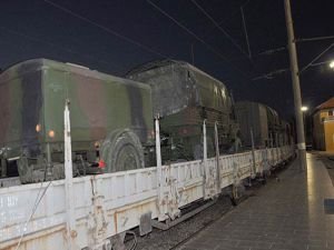 Ankara'dan Suriye sınırına askeri sevkiyat