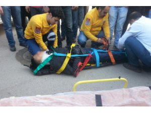 Pikap'ın çarptığı motosiklet sürücüsü ağır yaralı